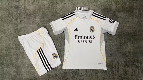 Tenue enfant Real Madrid 2025/26 - domicile